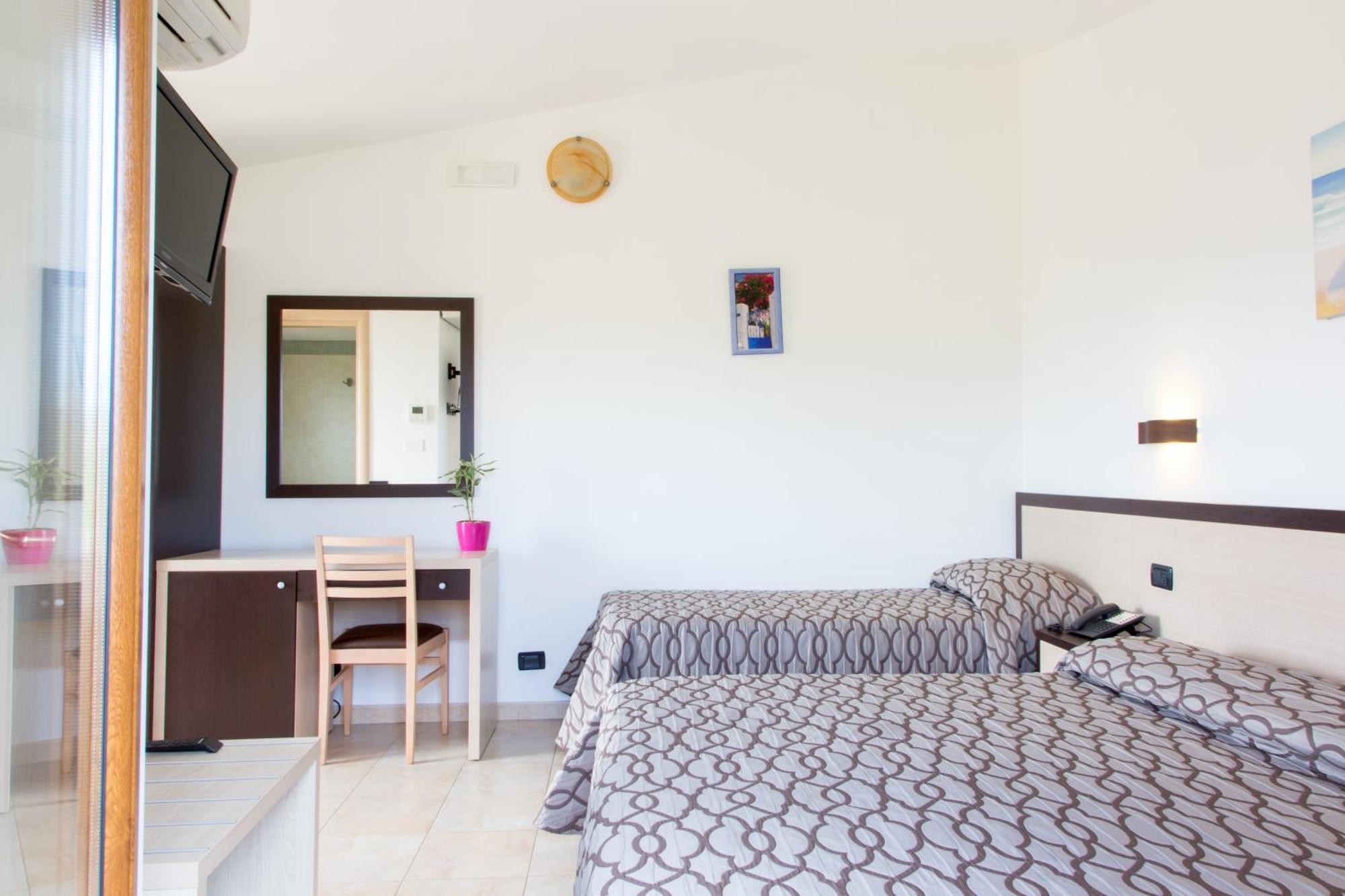 Albergo Il Giardino Foce Varano Exteriör bild