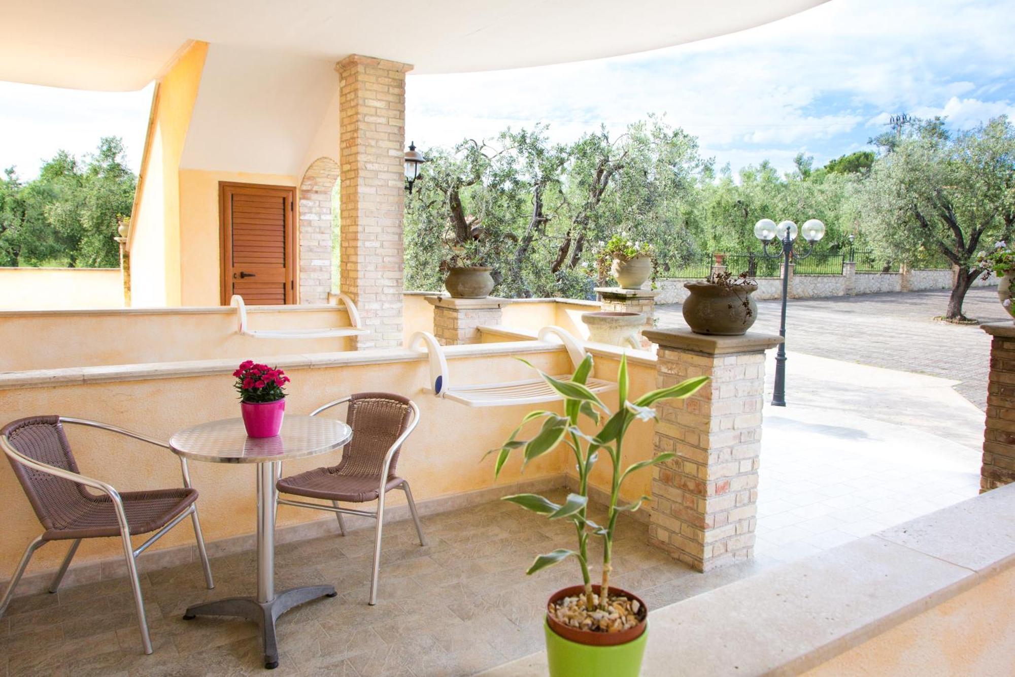 Albergo Il Giardino Foce Varano Exteriör bild