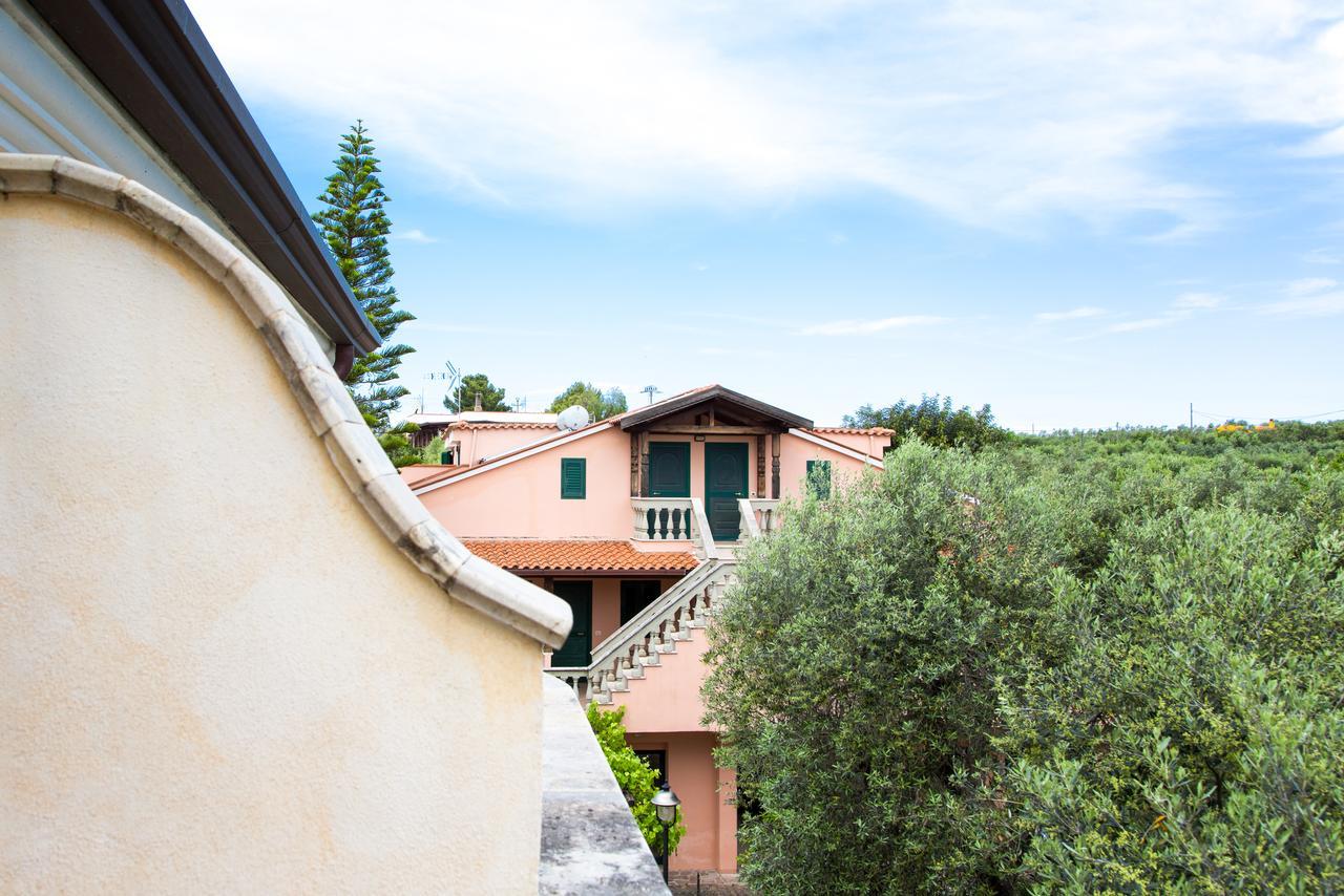 Albergo Il Giardino Foce Varano Exteriör bild